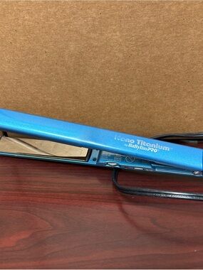 Babyliss PRO Nano Titanium Ultra-Thin Flat Iron 1" BABNT3072TN Hair Styling Tool